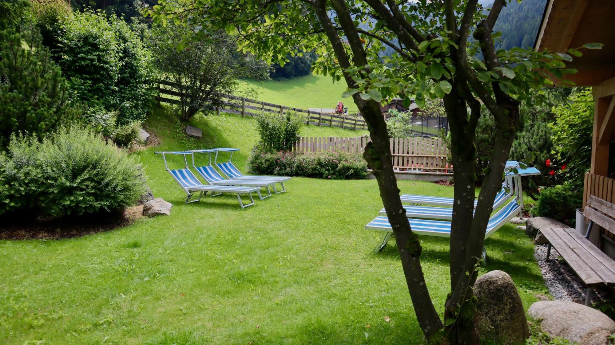 Almhotel Bergerhof Sarentino Екстер'єр фото